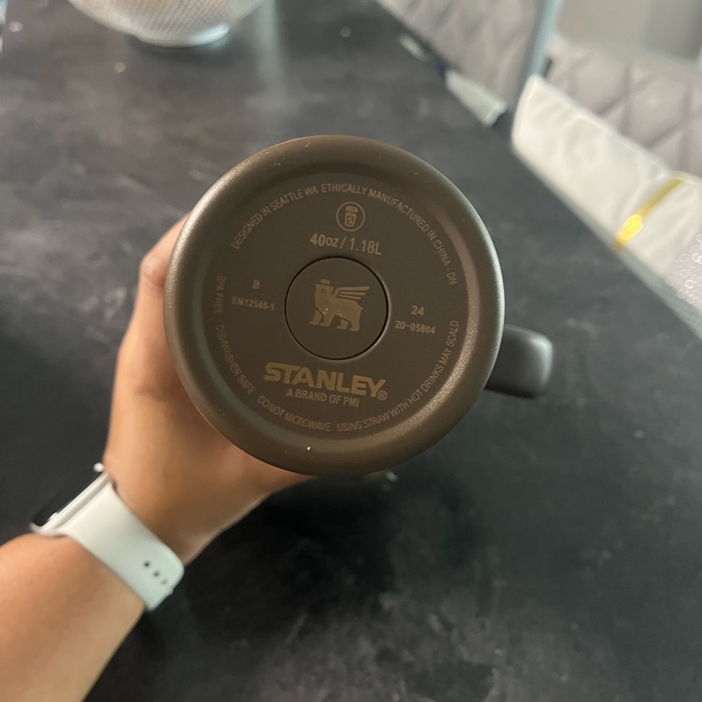 Stanley 40 OZ Chocolate Brown Gold Quencher Insulated Tumbler NEW - Picture 6 of 6